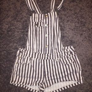 Divided Overalls Shorts